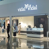 Tienda Vidal & Vidal en el Aeropuerto de Menorca Tienda Vidal & Vidal en el Aeropuerto de Menorca