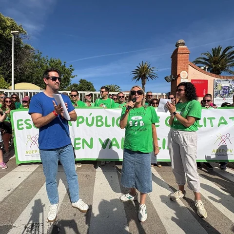 Directores de centro piden a Educación una negociación "real y digna" para desconvocar la huelga: "Se está alargando" -