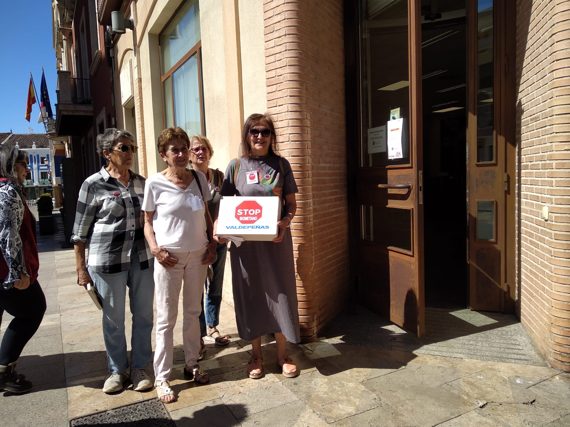 En Valdepeñas 3.500 firmas exigen cerrar la puerta al proyecto de la planta de biometano En Valdepeñas 3.500 firmas exigen cerrar la puerta al proyecto de la planta de biometano