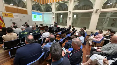 La Delegación del Gobierno acoge la reunión de coordinación entre administraciones para la campaña contra incendios en Extremadura La Delegación del Gobierno acoge la reunión de coordinación entre administraciones para la campaña contra incendios en Extremadura