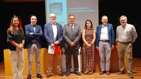Apamex aborda en una jornada formativa con los agentes de la propiedad inmobiliaria de Extremadura Apamex aborda en una jornada formativa con los agentes de la propiedad inmobiliaria de Extremadura