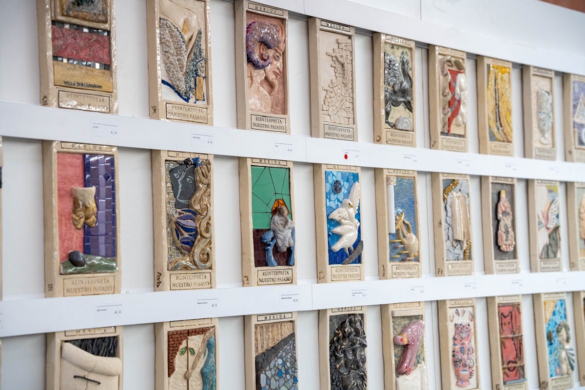 70 obras artísticas reinterpretan piezas del Museo de Arte Romano en una exposición en el Centro Cultural Alcazaba 70 obras artísticas reinterpretan piezas del Museo de Arte Romano en una exposición en el Centro Cultural Alcazaba