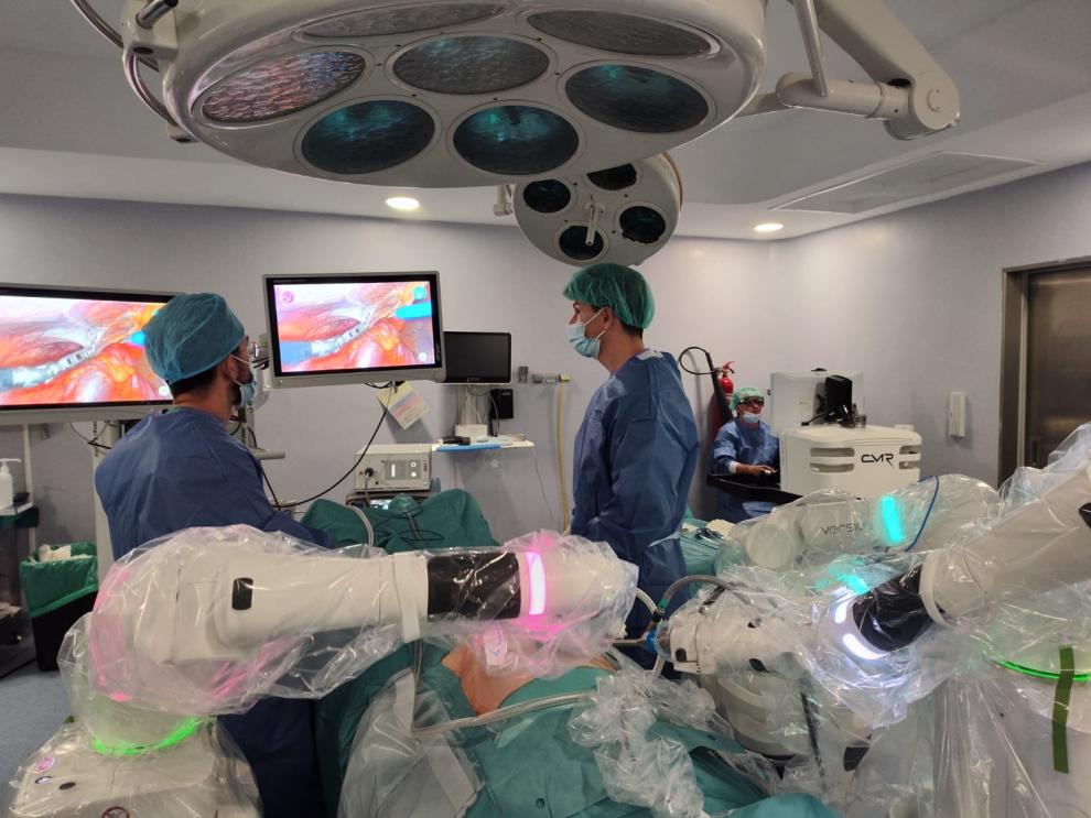 El Hospital de Teruel alcanza las 100 cirugías robóticas El Hospital de Teruel alcanza las 100 cirugías robóticas