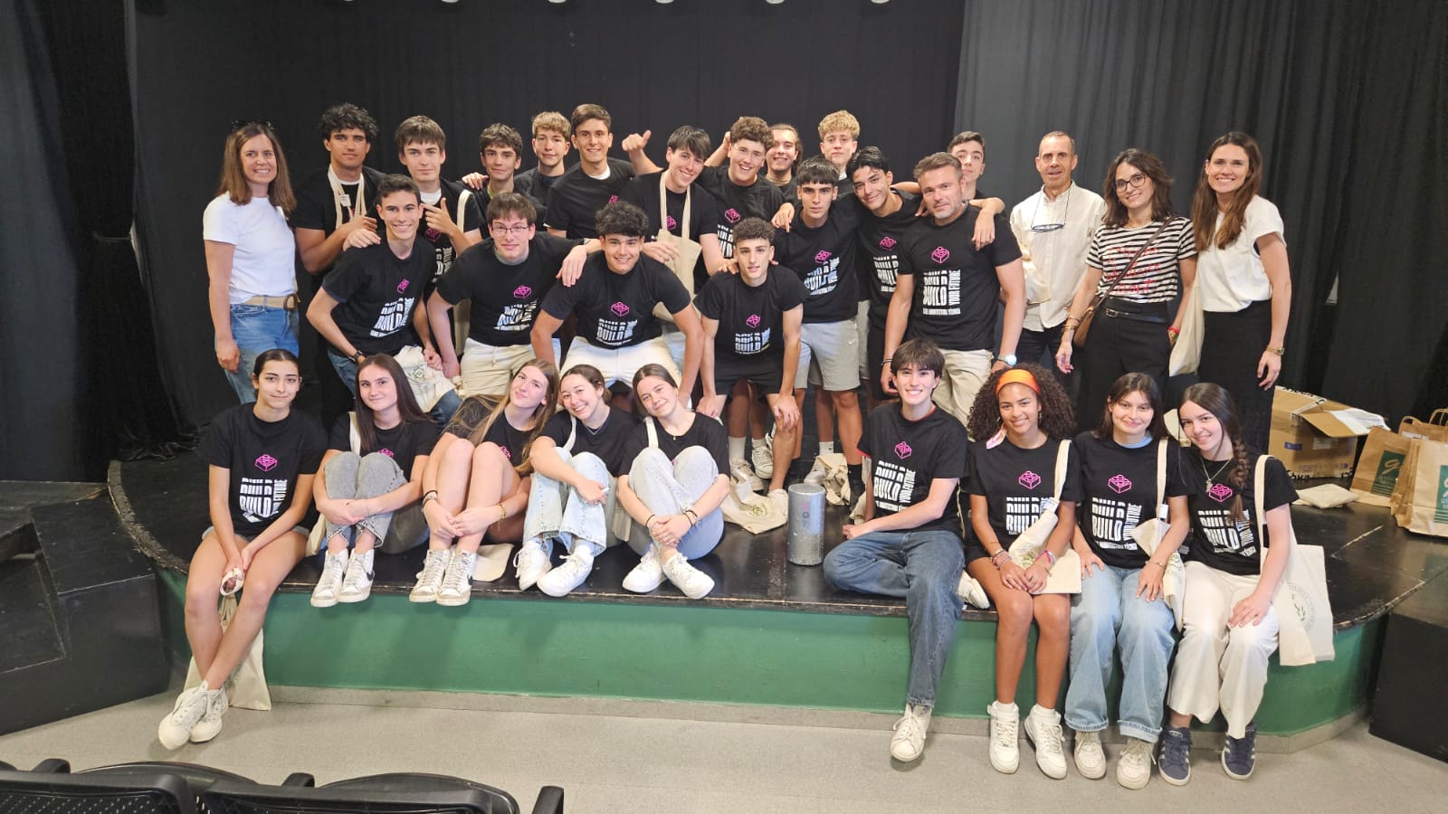 El IES-Guadalpín gana el Gran Concurso del Hormigón de Málaga organizado por el Colegio Oficial de la Arquitectura Técnica. El IES-Guadalpín gana el Gran Concurso del Hormigón de Málaga organizado por el Colegio Oficial de la Arquitectura Técnica.