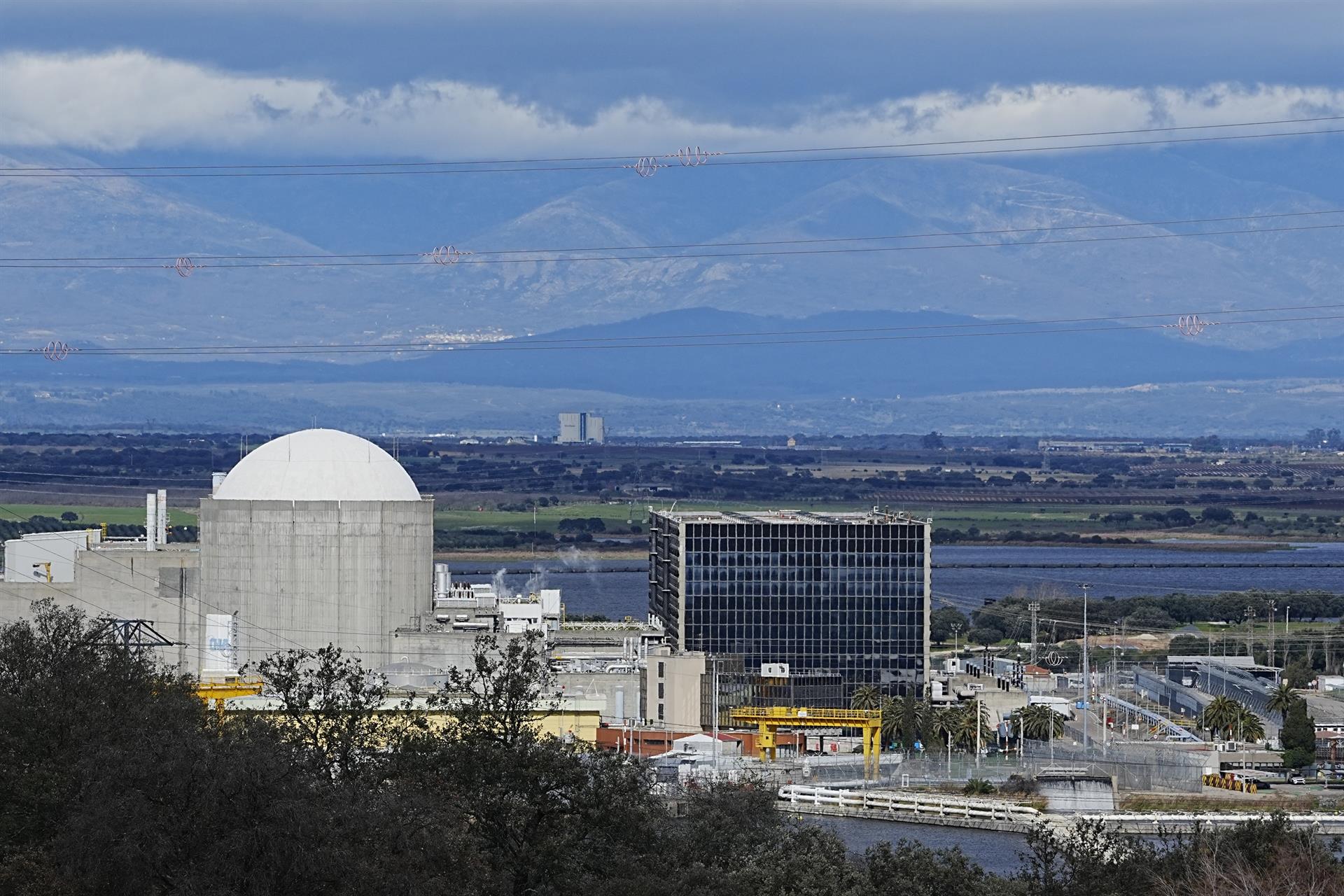 La Unidad 1 de la Central Nuclear de Almaraz se desconecta de la red eléctrica para intervenir en una válvula La Unidad 1 de la Central Nuclear de Almaraz se desconecta de la red eléctrica para intervenir en una válvula