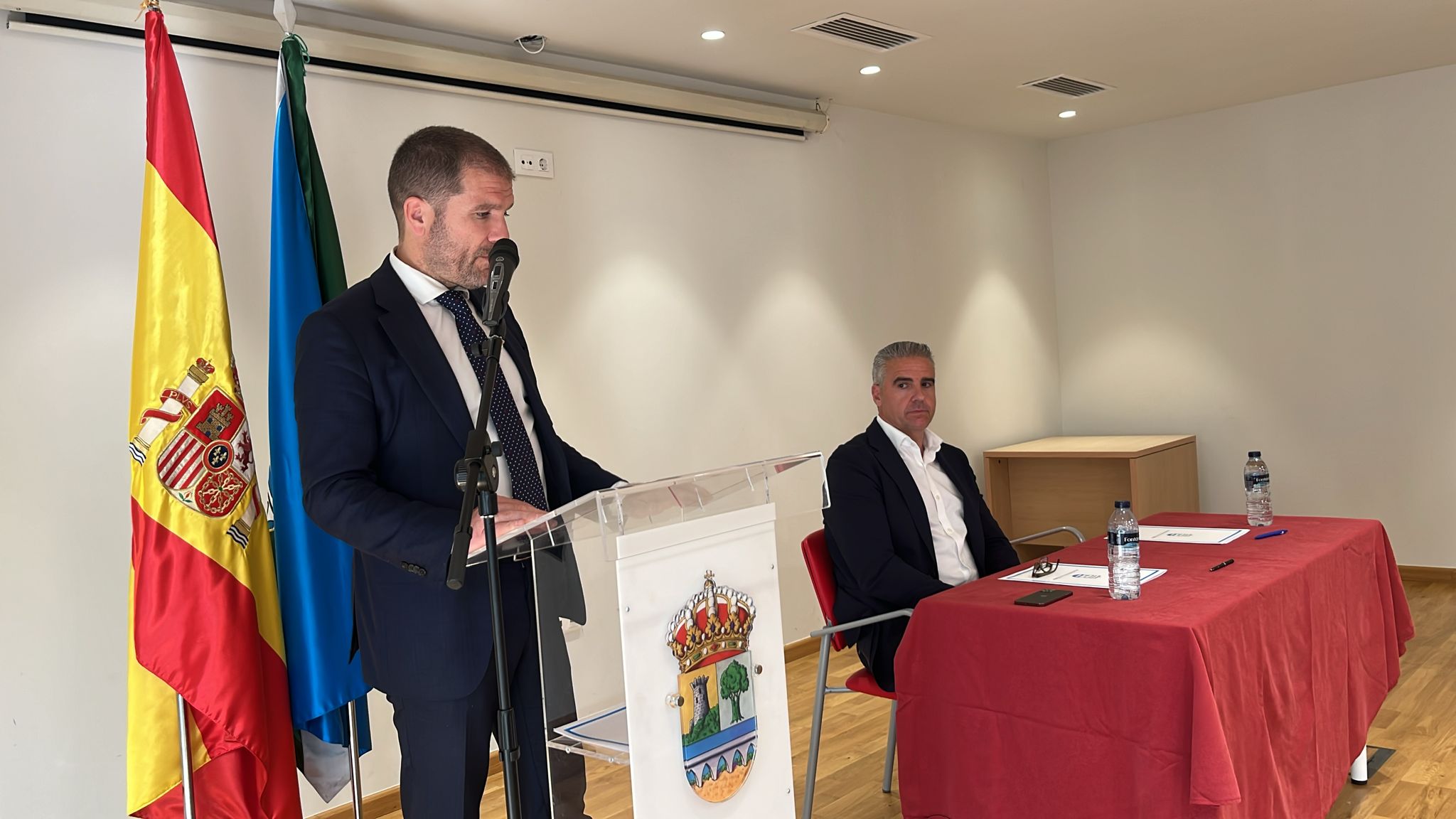 escribano llega a Viator escribano llega a Viator