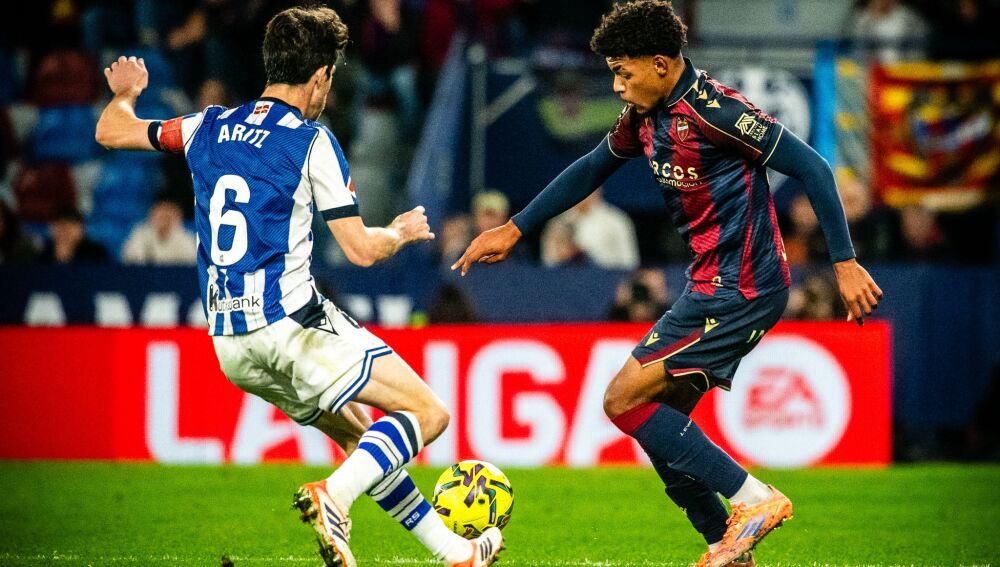 KAreem Tunde con el Levante UD