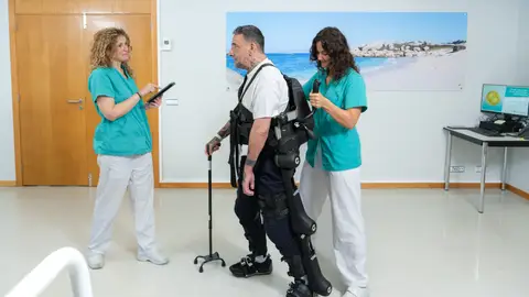 Quirónsalud incorpora exoesqueletos robóticos y realidad virtual a su Unidad de Neurorrehabilitación Hablamos con Lucía Camino, médico rehabilitadora de la Unidad de Neurorrehabilitación en el Hospital Quirónsalud Miguel Domínguez.