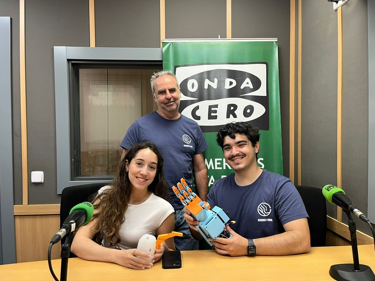 El equipo BioMec UMA hace historia con una prótesis de mano creada en tiempo récord y con recursos mínimos El equipo BioMec UMA hace historia con una prótesis de mano creada en tiempo récord y con recursos mínimos