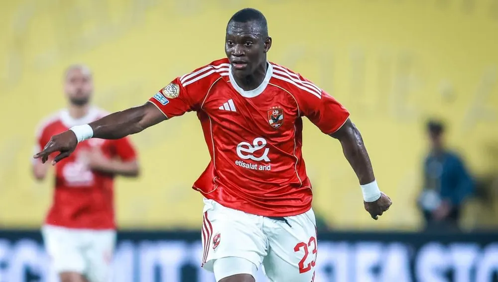 Aliou Dieng firma por el Valencia CF Aliou Dieng firma por el Valencia CF
