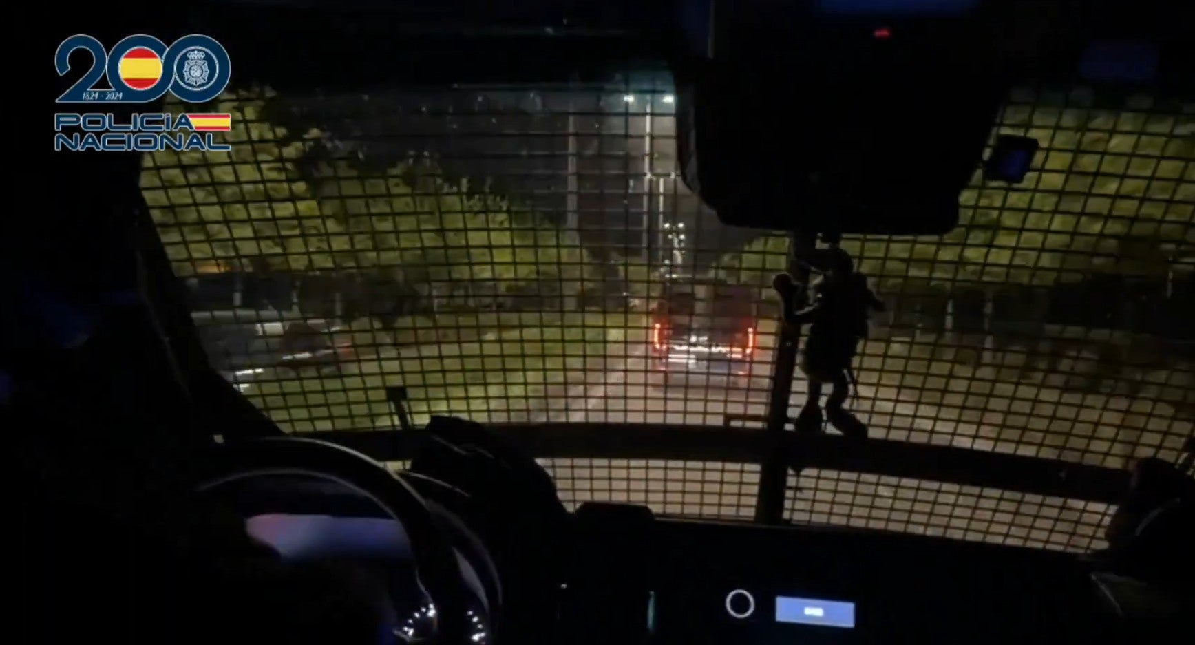 Más de 400 agentes de la Policía Nacional participan en una operación contra el tráfico de drogas y armas en Torrelavega Más de 400 agentes de la Policía Nacional participan en una operación contra el tráfico de drogas y armas en Torrelavega