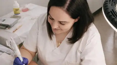 El área de salud de Elda implanta la micropigmentación areolar como parte del proceso asistencial del abordaje del cáncer de mama. El área de salud de Elda implanta la micropigmentación areolar como parte del proceso asistencial del abordaje del cáncer de mama.