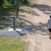 El ayuntamiento instala nuevas fuentes, papeleras y bancos por los parques y jardines de la ciudad