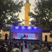 La carroza del Teatro Real, en la Plaza de España en Cádiz