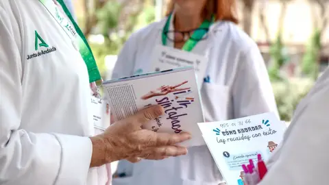 El Hospital Virgen del Rocío se suma al Día Sin Tabaco con su lema 'Si no lo haces por ti, hazlo por nosotros' El Hospital Virgen del Rocío se suma al Día Sin Tabaco con su lema 'Si no lo haces por ti, hazlo por nosotros'