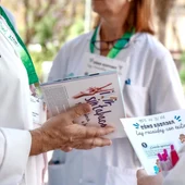 El Hospital Virgen del Rocío se suma al Día Sin Tabaco con su lema 'Si no lo haces por ti, hazlo por nosotros' El Hospital Virgen del Rocío se suma al Día Sin Tabaco con su lema 'Si no lo haces por ti, hazlo por nosotros'