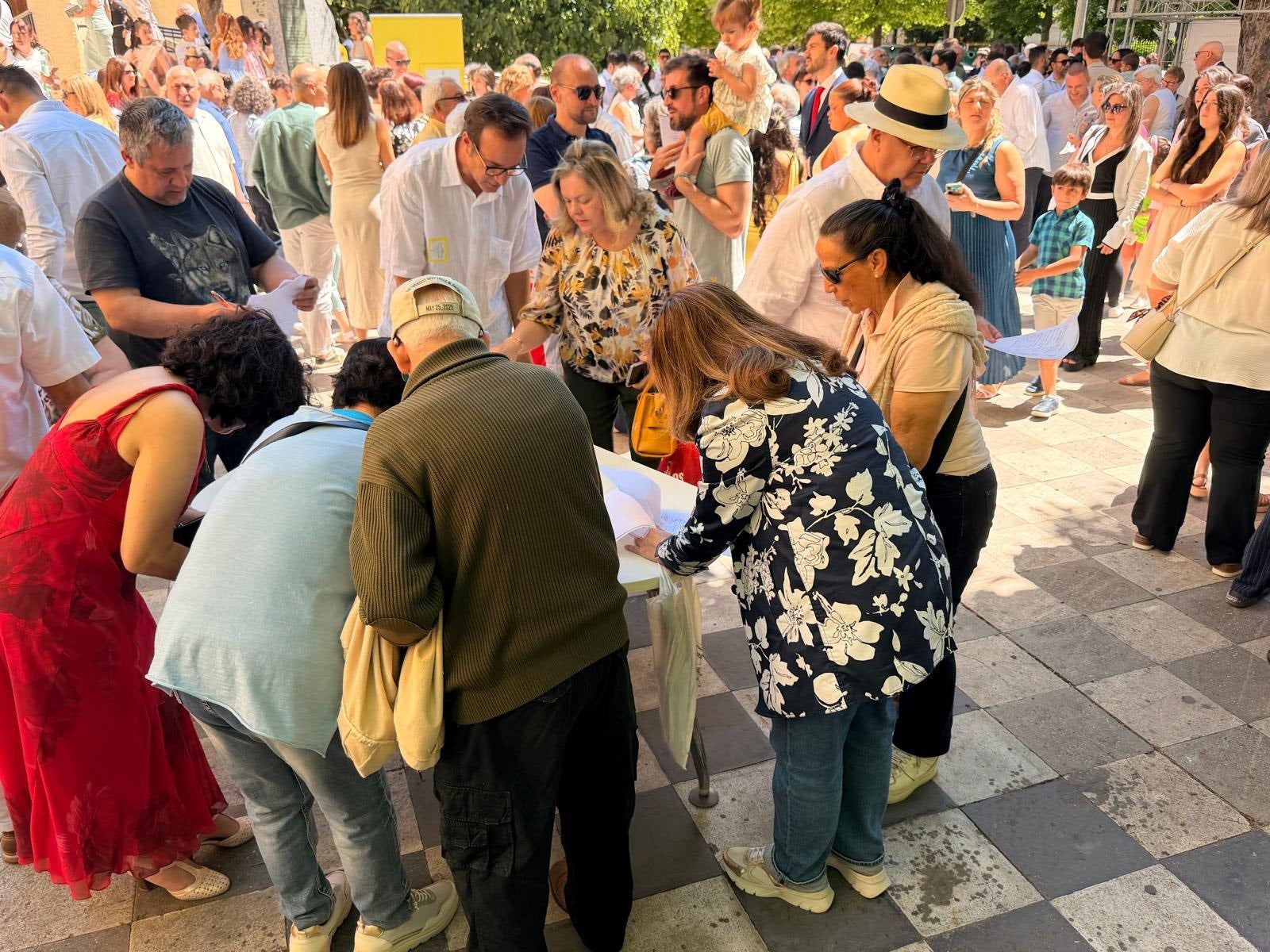 Vecinos del centro de Cuenca elevan sus alegaciones contra la reforma de Carretería tras semanas de movilización Vecinos del centro de Cuenca elevan sus alegaciones contra la reforma de Carretería tras semanas de movilización