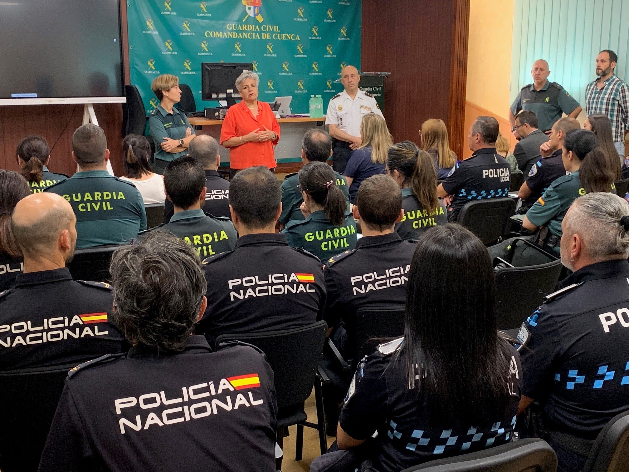 La Subdelegación del Gobierno forma a las FFCCSE de Cuenca en el nuevo sistema VioGén2 para mejorar la atención a víctimas de violencia de género La Subdelegación del Gobierno forma a las FFCCSE de Cuenca en el nuevo sistema VioGén2 para mejorar la atención a víctimas de violencia de género