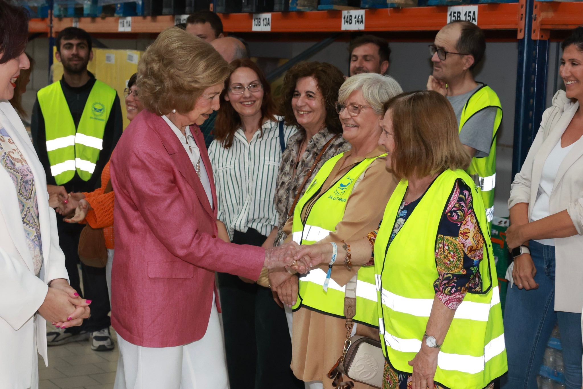 La Reina Sofía respalda la labor del Banco de Alimentos de Castellón durante su visita a la entidad La Reina Sofía respalda la labor del Banco de Alimentos de Castellón durante su visita a la entidad