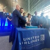 El aeropuerto de Santiago reabre tras 35 días con el "hito estratégico" de recuperar la ruta a Nueva York