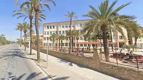 Colegio Carlos III de Elche. Colegio Carlos III de Elche.