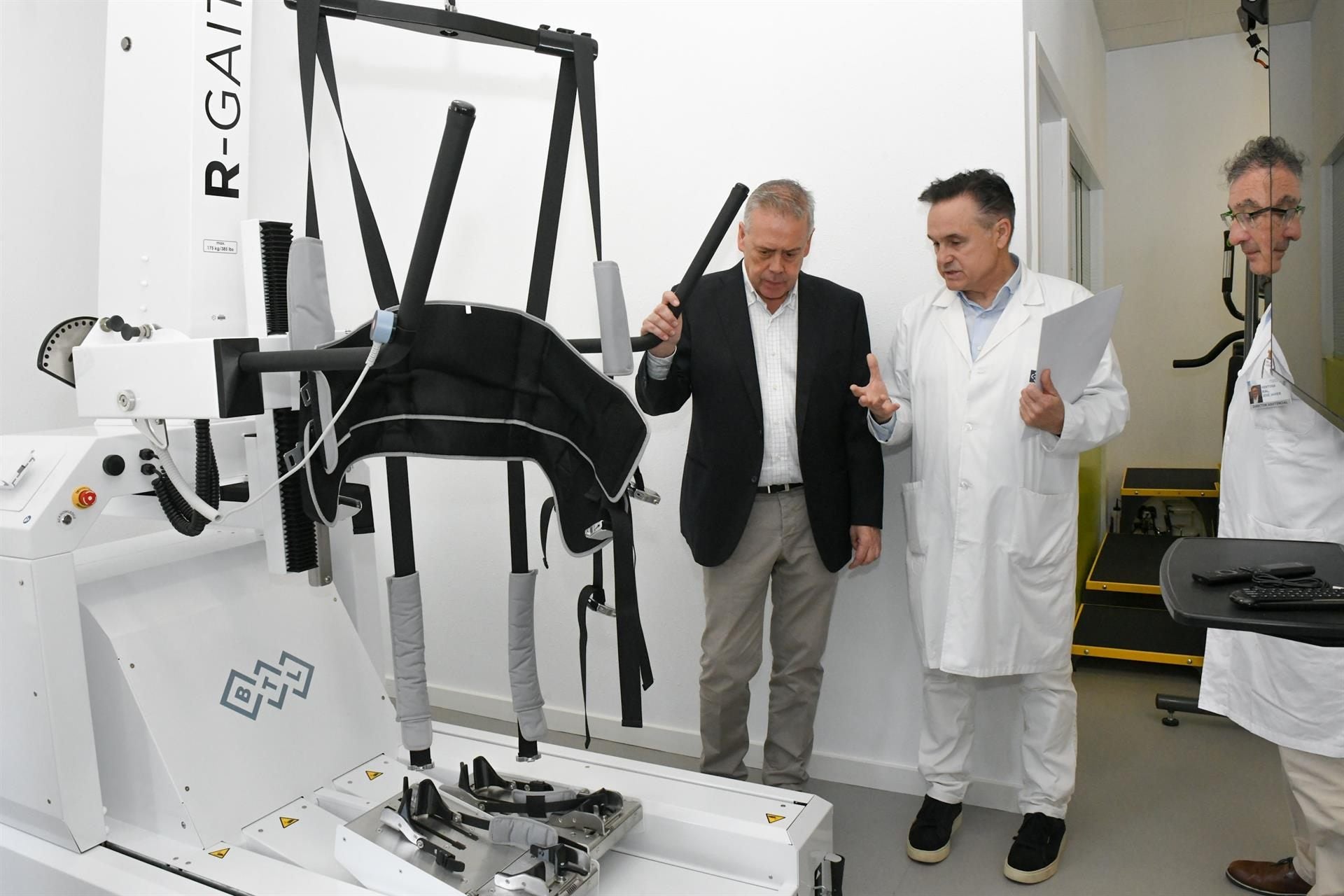 La sala de neurorrehabilitación del Hospital Gil Casares entra en servicio mañana este viernes tras una inversión de 463.500 euros La sala de neurorrehabilitación del Hospital Gil Casares entra en servicio mañana este viernes tras una inversión de 463.500 euros