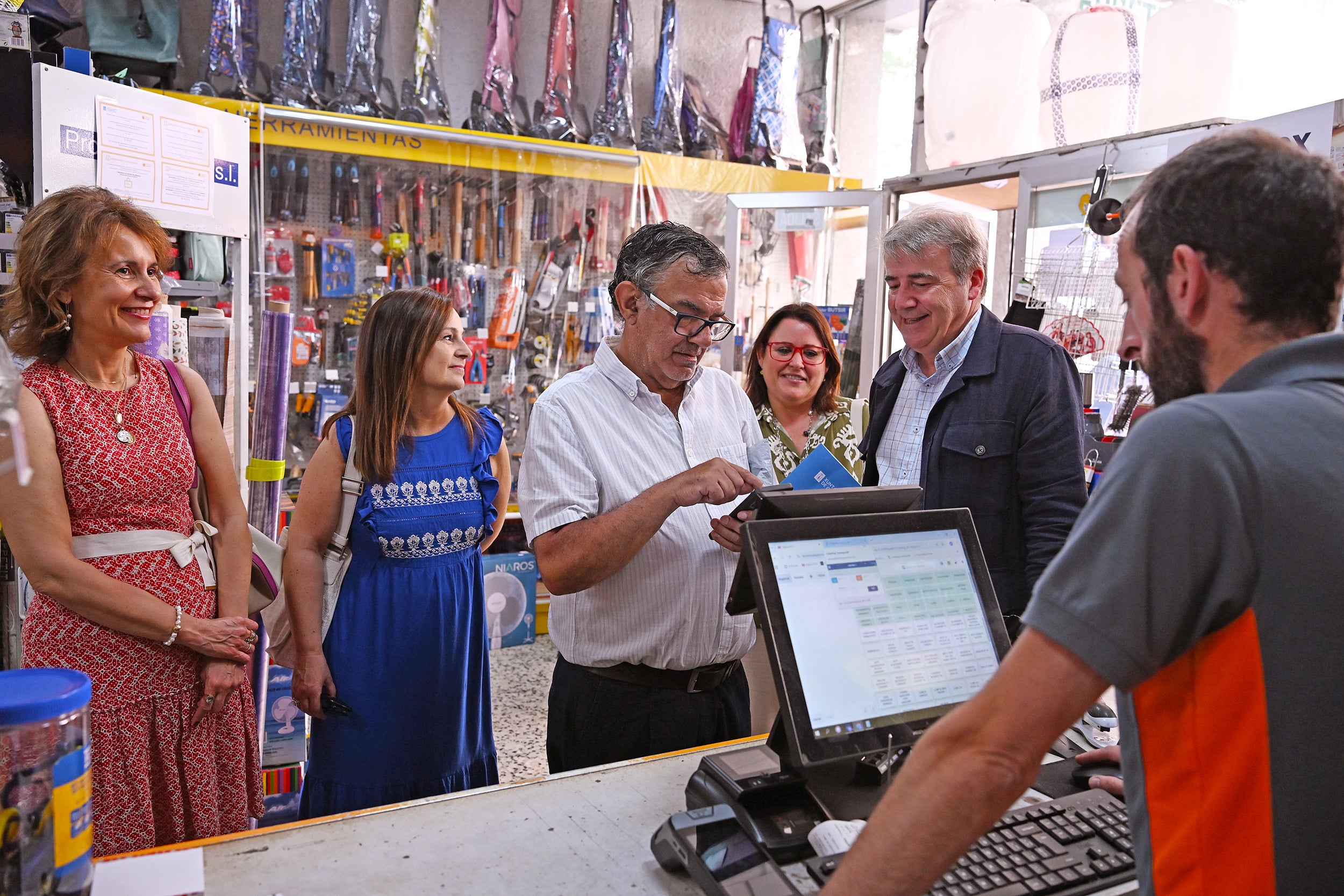 O programa Bonos Activa Comercio da Xunta a prol do comercio de proximidade O programa Bonos Activa Comercio da Xunta a prol do comercio de proximidade