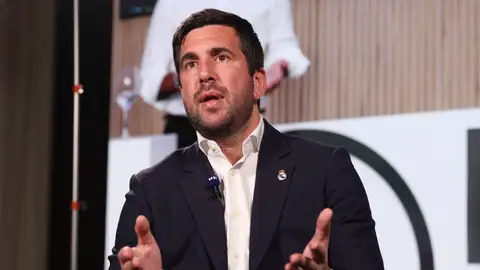 Enrique Riquelme: "Mi entrenador no es un experimento, sabe gestionar" Enrique Riquelme: "Mi entrenador no es un experimento, sabe gestionar"
