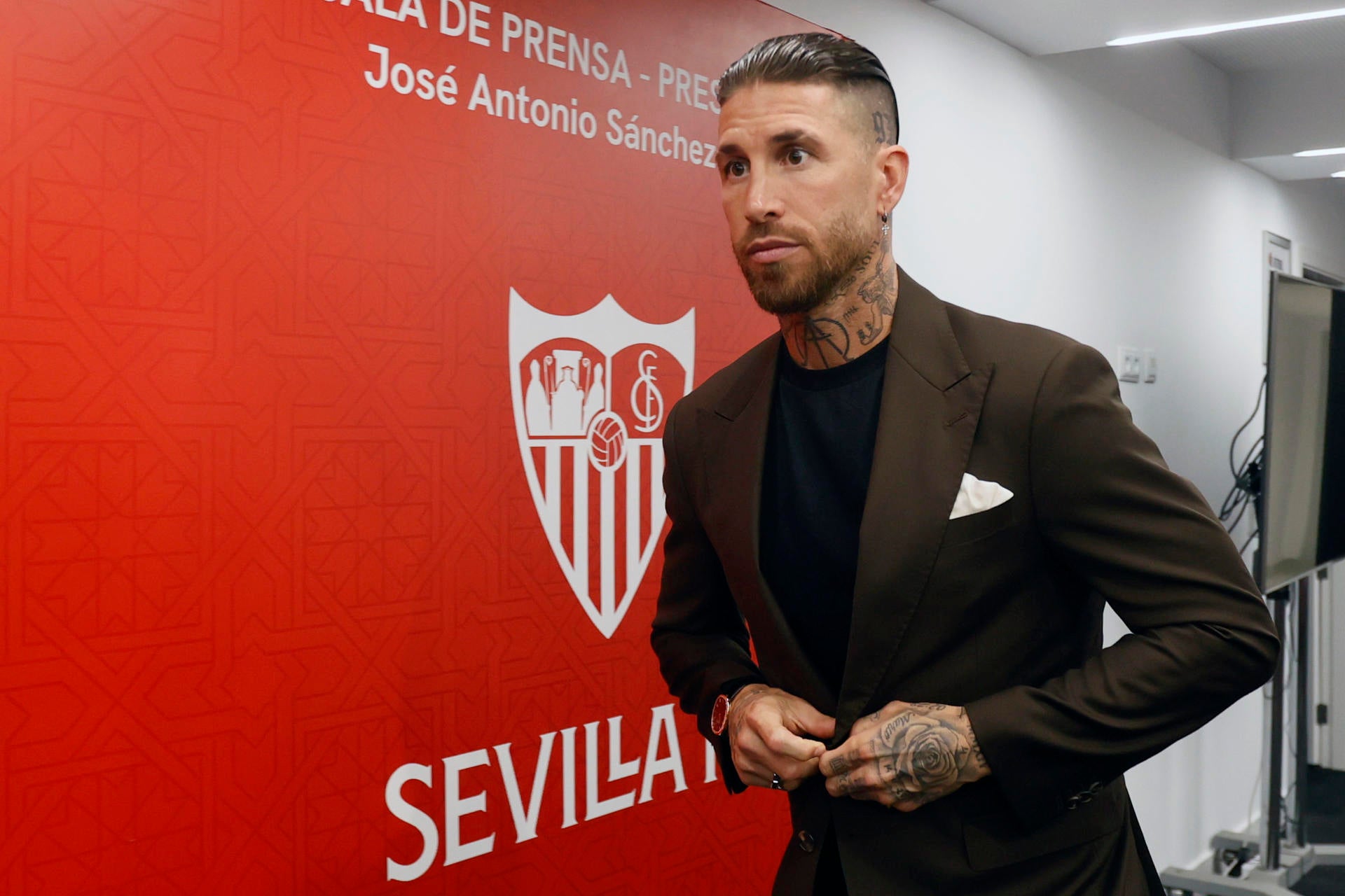 Los máximos accionistas del Sevilla sobre los mexicanos que vienen con Ramos: "Son insolventes" Los máximos accionistas del Sevilla sobre los mexicanos que vienen con Ramos: "Son insolventes"