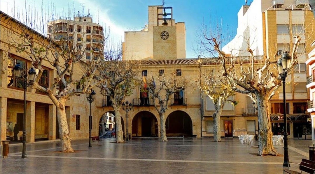Unanimidad en Aspe para rechazar la agresión sufrida por un trabajador de la limpieza mientras realizaba su tarea Unanimidad en Aspe para rechazar la agresión sufrida por un trabajador de la limpieza mientras realizaba su tarea