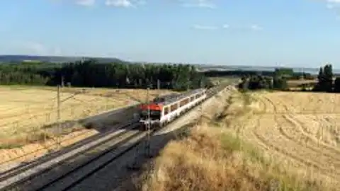 Tren circulando por la provincia de Guadalajara. Tren circulando por la provincia de Guadalajara.