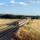 Tren circulando por la provincia de Guadalajara.