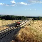Tren circulando por la provincia de Guadalajara. Tren circulando por la provincia de Guadalajara.