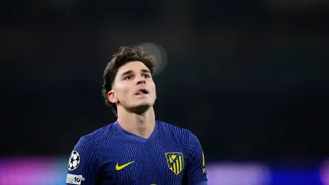 El Atlético avisa: "Julián Alvarez no está en venta" El Atlético avisa: "Julián Alvarez no está en venta"
