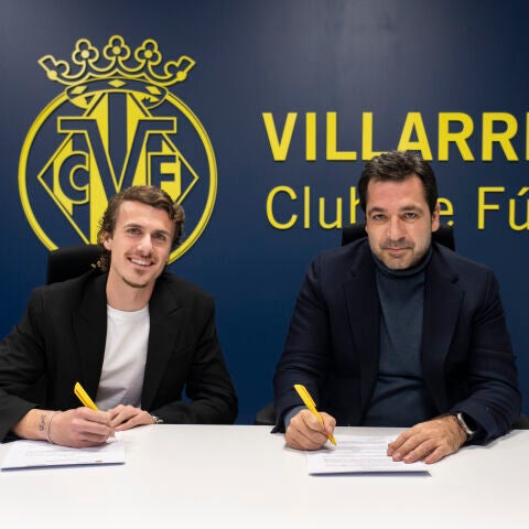 El Villarreal apuesta por Carlos Romero: renueva hasta 2031