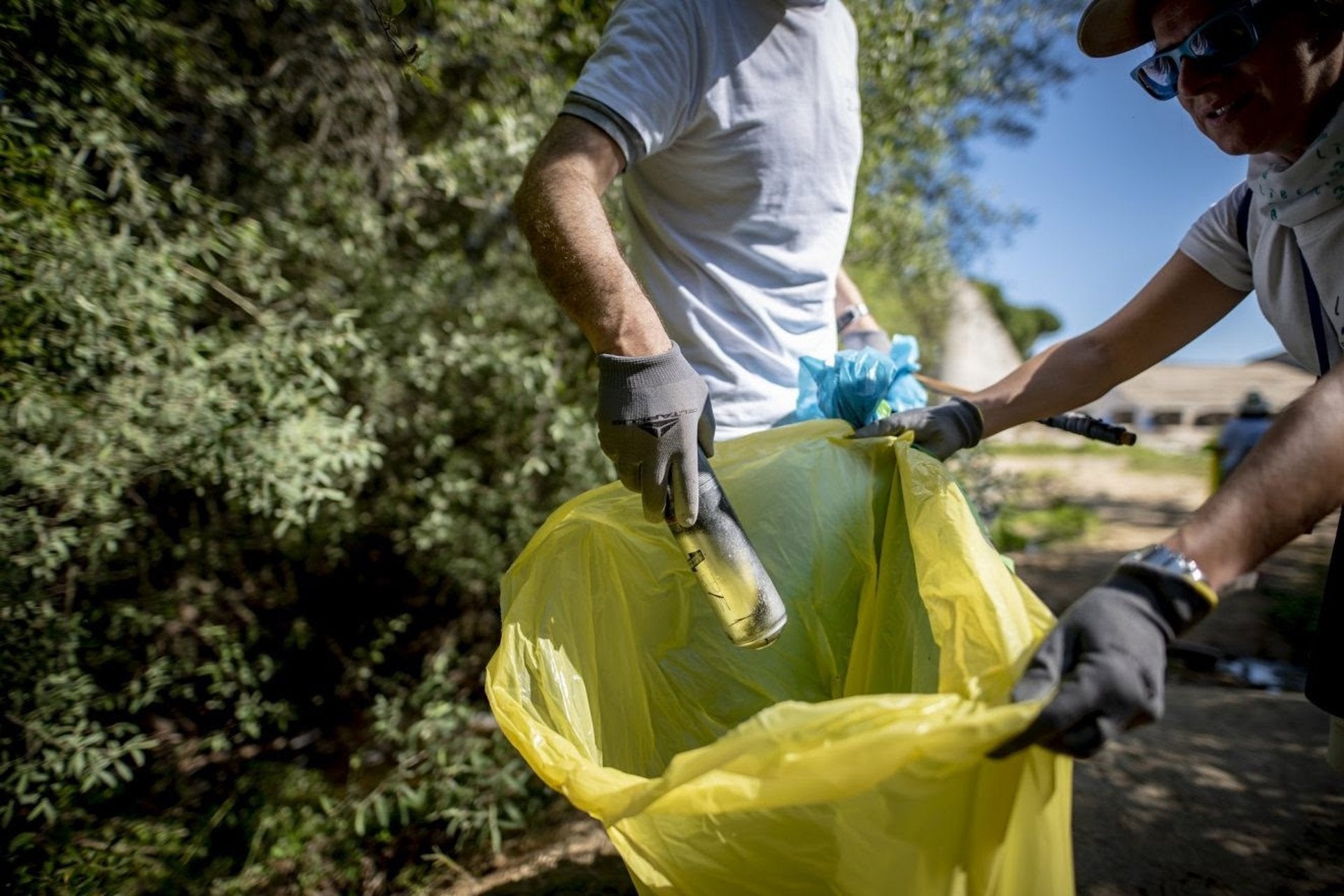 Casi 30 puntos de Extremadura se suman a una campaña de recogida de basura en la naturaleza del 30 de mayo al 7 de junio Casi 30 puntos de Extremadura se suman a una campaña de recogida de basura en la naturaleza del 30 de mayo al 7 de junio