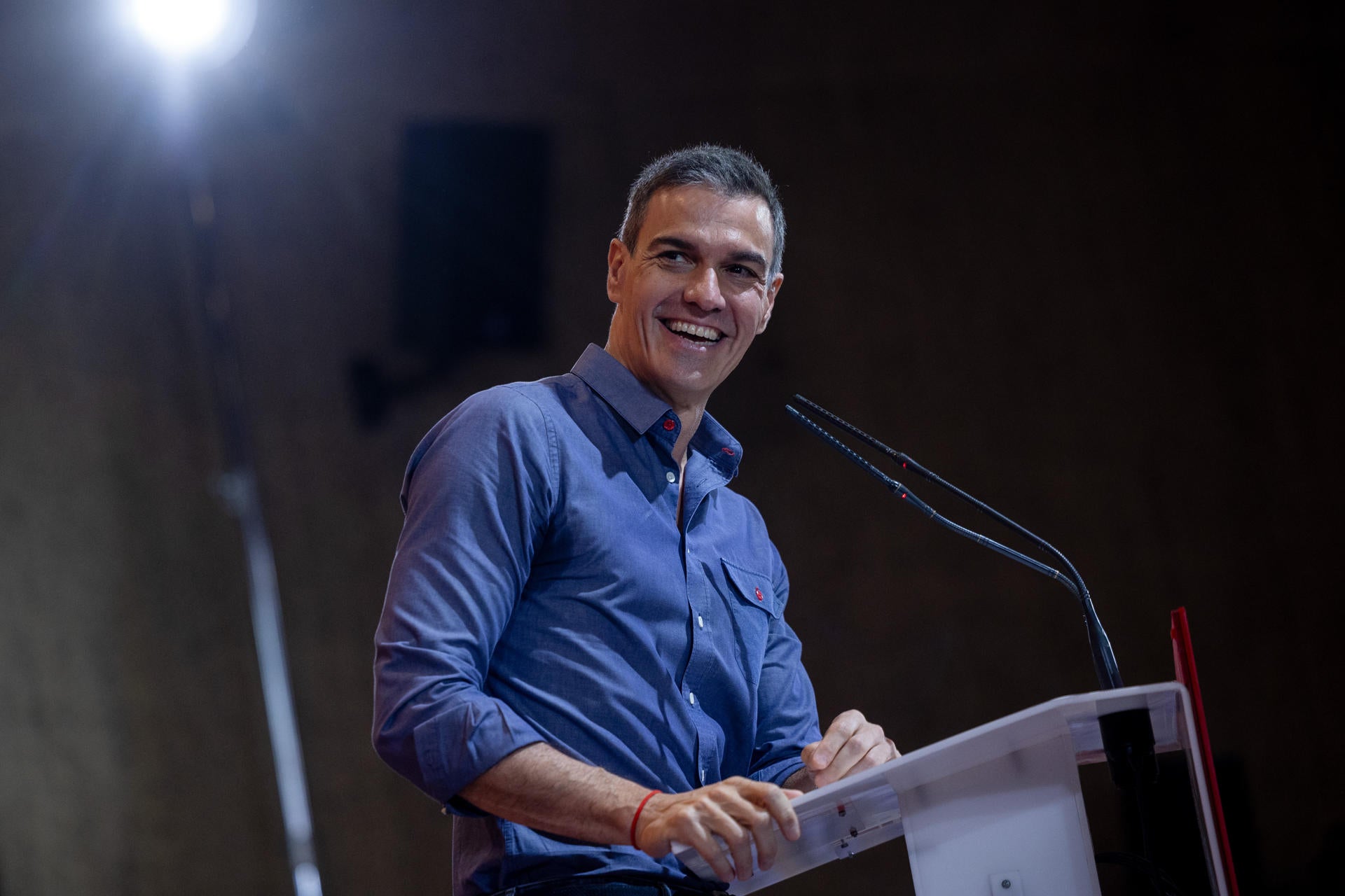La estrategia de Sánchez tras los "tropiezos" en el PSOE: que el tiempo calme a los socios y disminuya el ruido judicial La estrategia de Sánchez tras los "tropiezos" en el PSOE: que el tiempo calme a los socios y disminuya el ruido judicial