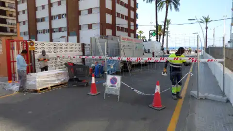 Benidorm inicia la obra de construcción de una nueva zona de sombras en la calle Periodista Emilio Romero Benidorm inicia la obra de construcción de una nueva zona de sombras en la calle Periodista Emilio Romero