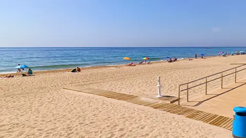 Villajoyosa pone a punto sus playas para el inicio de la temporada estival Villajoyosa pone a punto sus playas para el inicio de la temporada estival