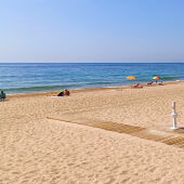 Villajoyosa pone a punto sus playas para el inicio de la temporada estival