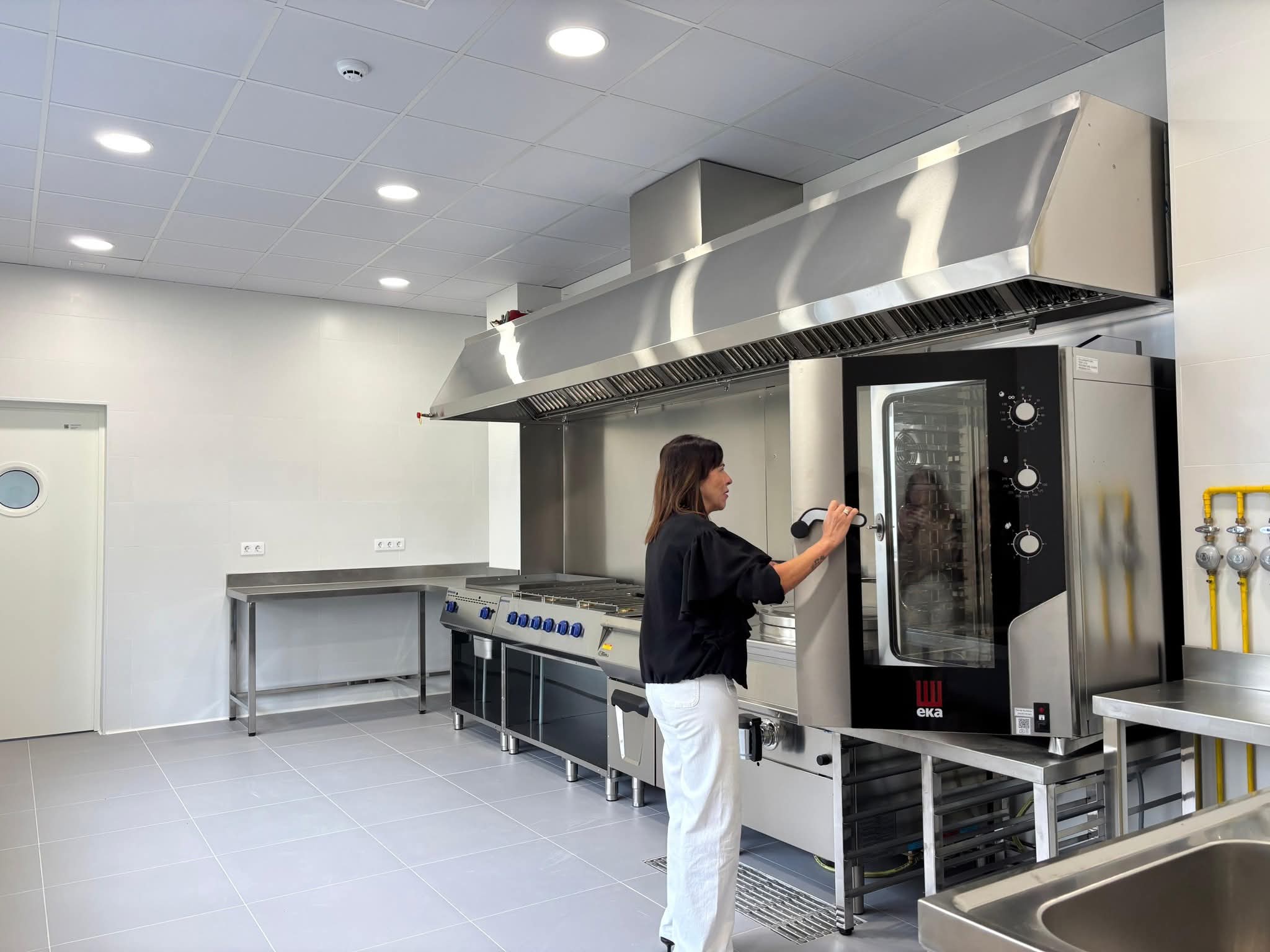Familias de usuarios del Centro Ocupacional Oriol exigen completar el equipamiento de las instalaciones tras la inauguración del comedor Familias de usuarios del Centro Ocupacional Oriol exigen completar el equipamiento de las instalaciones tras la inauguración del comedor