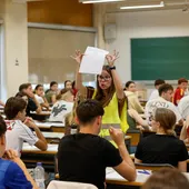 Estudiantes en un aula de exámenes de las Pruebas de Acceso a la Universidad de 2026 en la Comunitat Valenciana. Estudiantes en un aula de exámenes de las Pruebas de Acceso a la Universidad de 2026 en la Comunitat Valenciana.