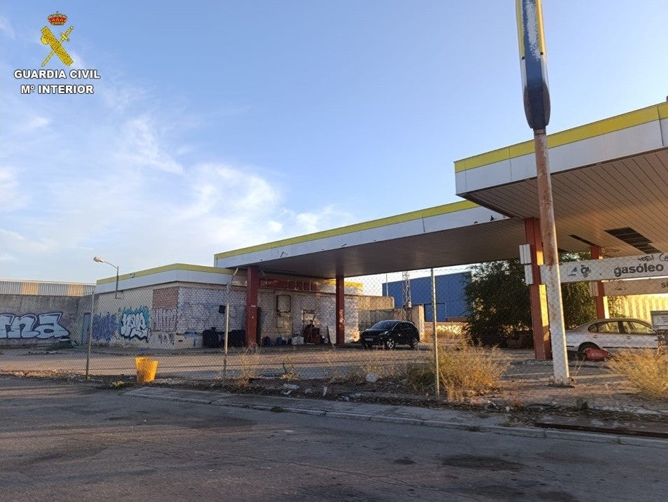 Detienen a cuatro personas e investigan a una más por tráfico de drogas en Tomelloso Detienen a cuatro personas e investigan a una más por tráfico de drogas en Tomelloso