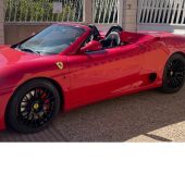 La Policía Nacional detiene en Elche a un hombre que puso a la venta una réplica del del modelo 360 Spider de la marca Ferrari que él mismo había construido.