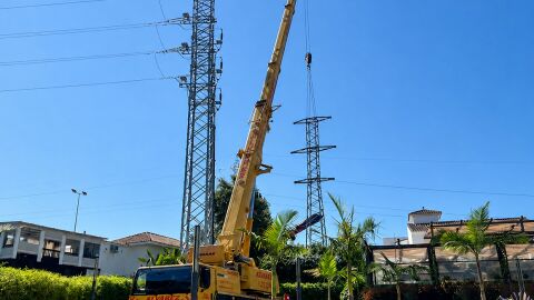 Desmontaje torretas media tensi&oacute;n Nueva Andaluc&iacute;a