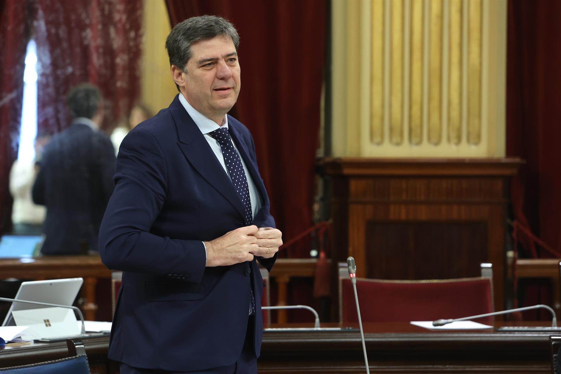 Bauzá acusa al PSIB de callar ante el abuso de Aena y el Gobierno en Baleares Bauzá acusa al PSIB de callar ante el abuso de Aena y el Gobierno en Baleares