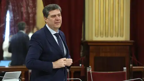 Bauzá acusa al PSIB de callar ante el abuso de Aena y el Gobierno en Baleares Bauzá acusa al PSIB de callar ante el abuso de Aena y el Gobierno en Baleares