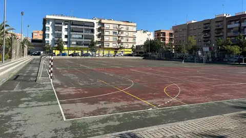 Una de las pistas del polideportivo del Plá de Elche. Una de las pistas del polideportivo del Plá de Elche.