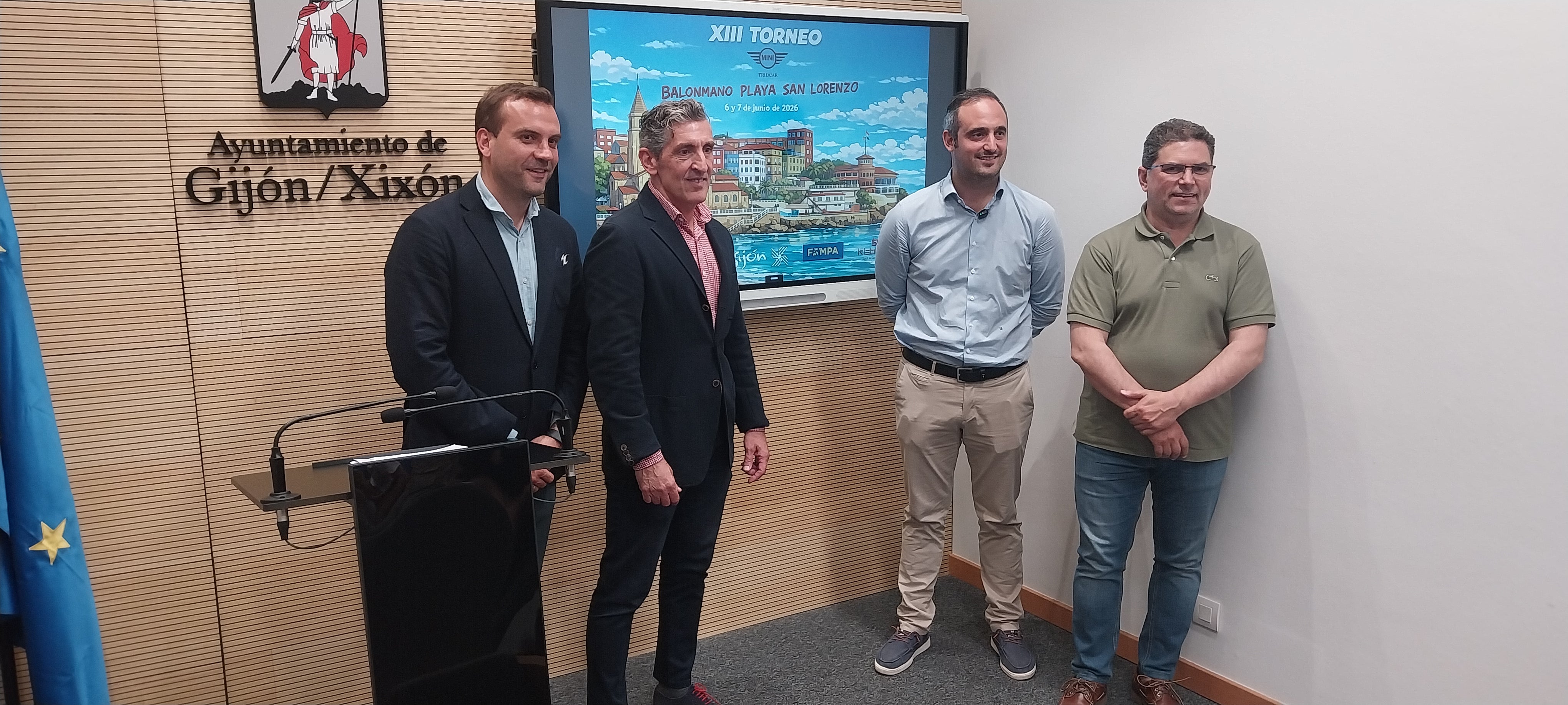 El balón vuelve a la arena de Gijón El balón vuelve a la arena de Gijón