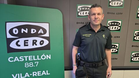 El capit&aacute;n en los estudios de Onda Cero. 